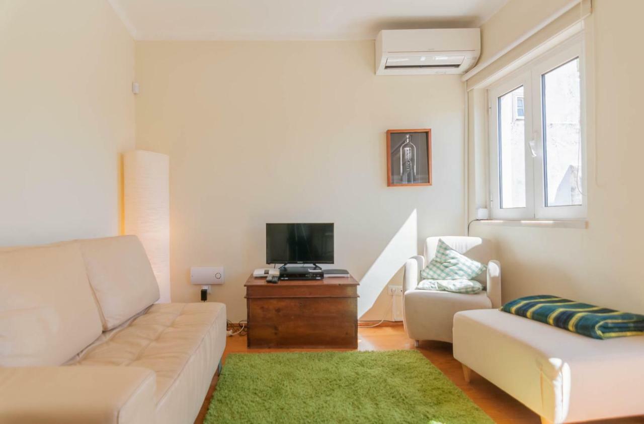 'White House' Apartment- Alfama Lisbon Exterior photo